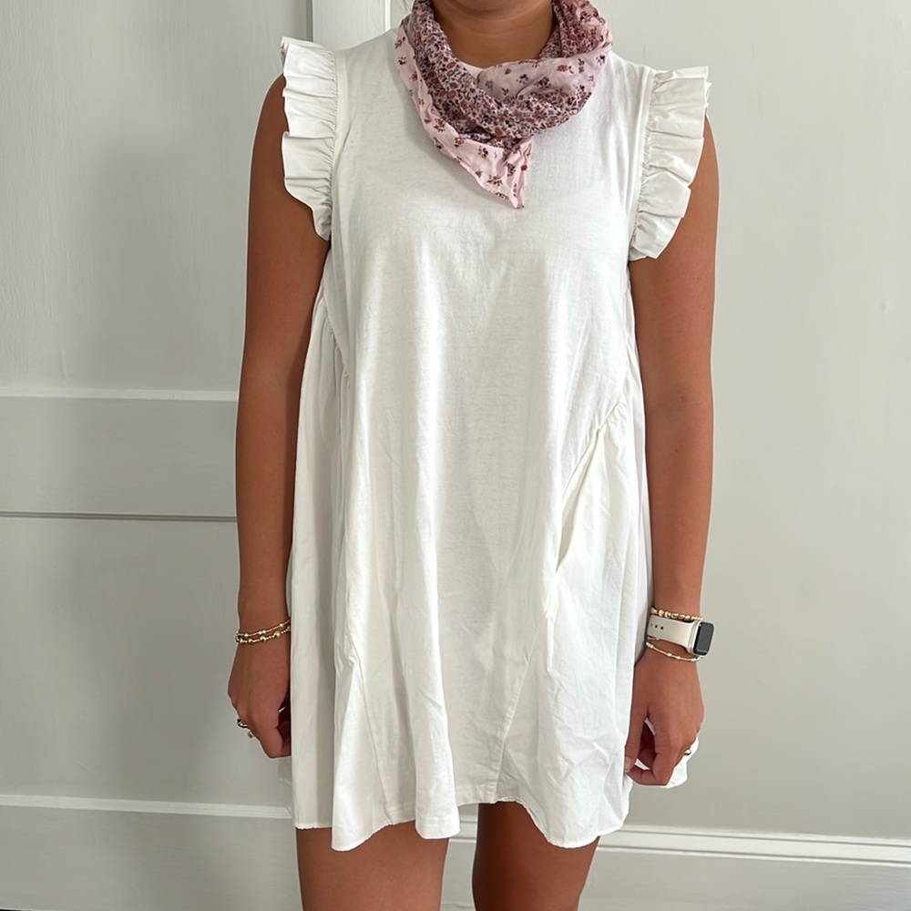 White cotton poplin and knit dress with on seam pockets